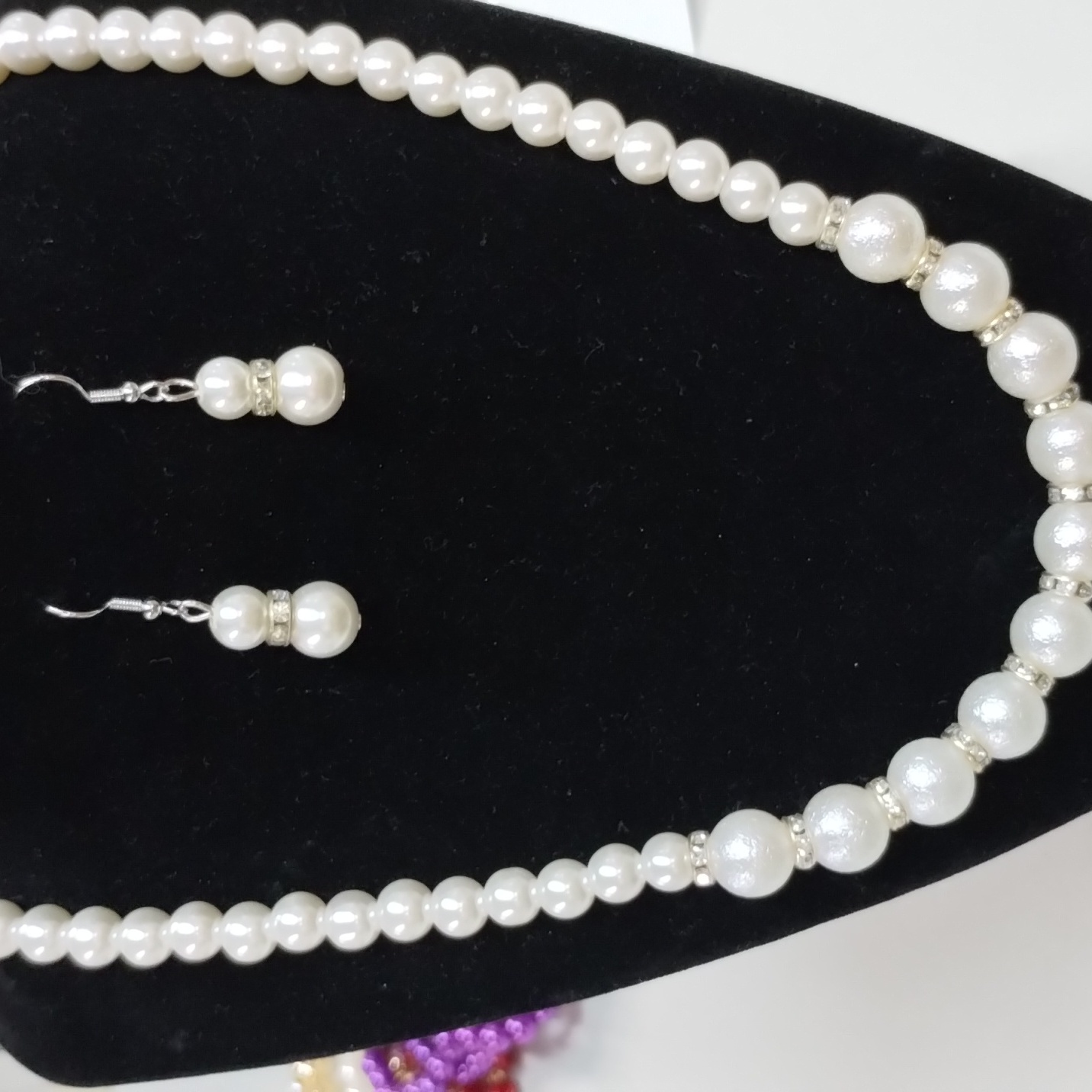 Womens Pearl Necklace 12$